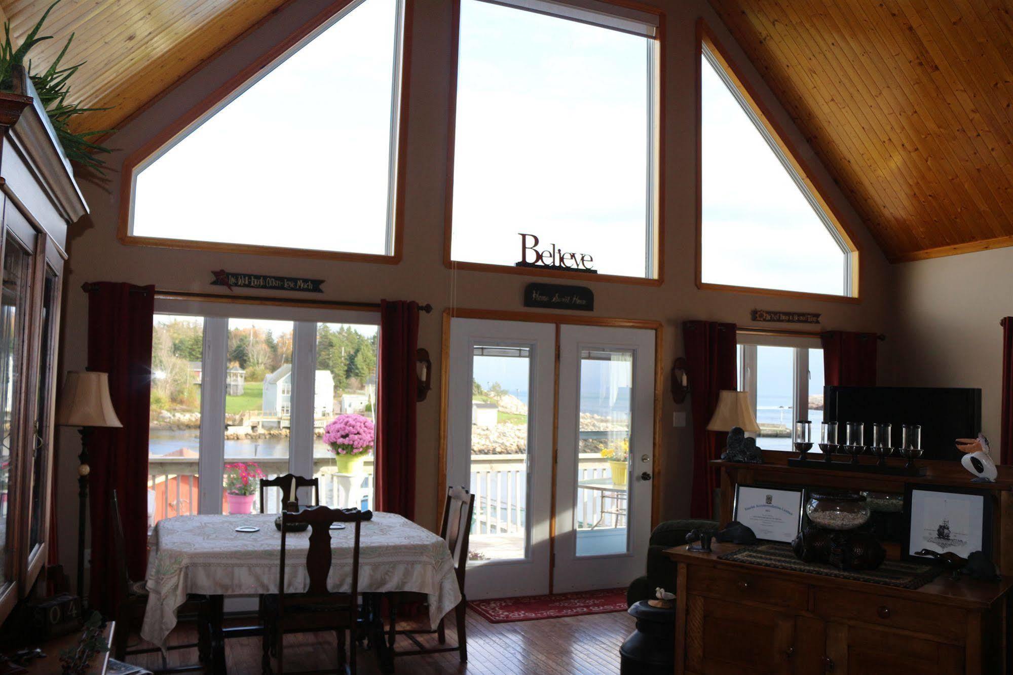 Sal'S Bed And Breakfast By The Sea Herring Cove Экстерьер фото